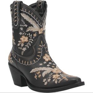 BNIB: Dingo Primrose Boots